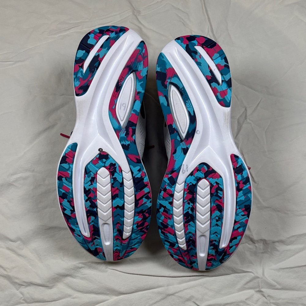 Saucony Women's Sneakers - White, Pink, and Gold - Picture 7 of 8